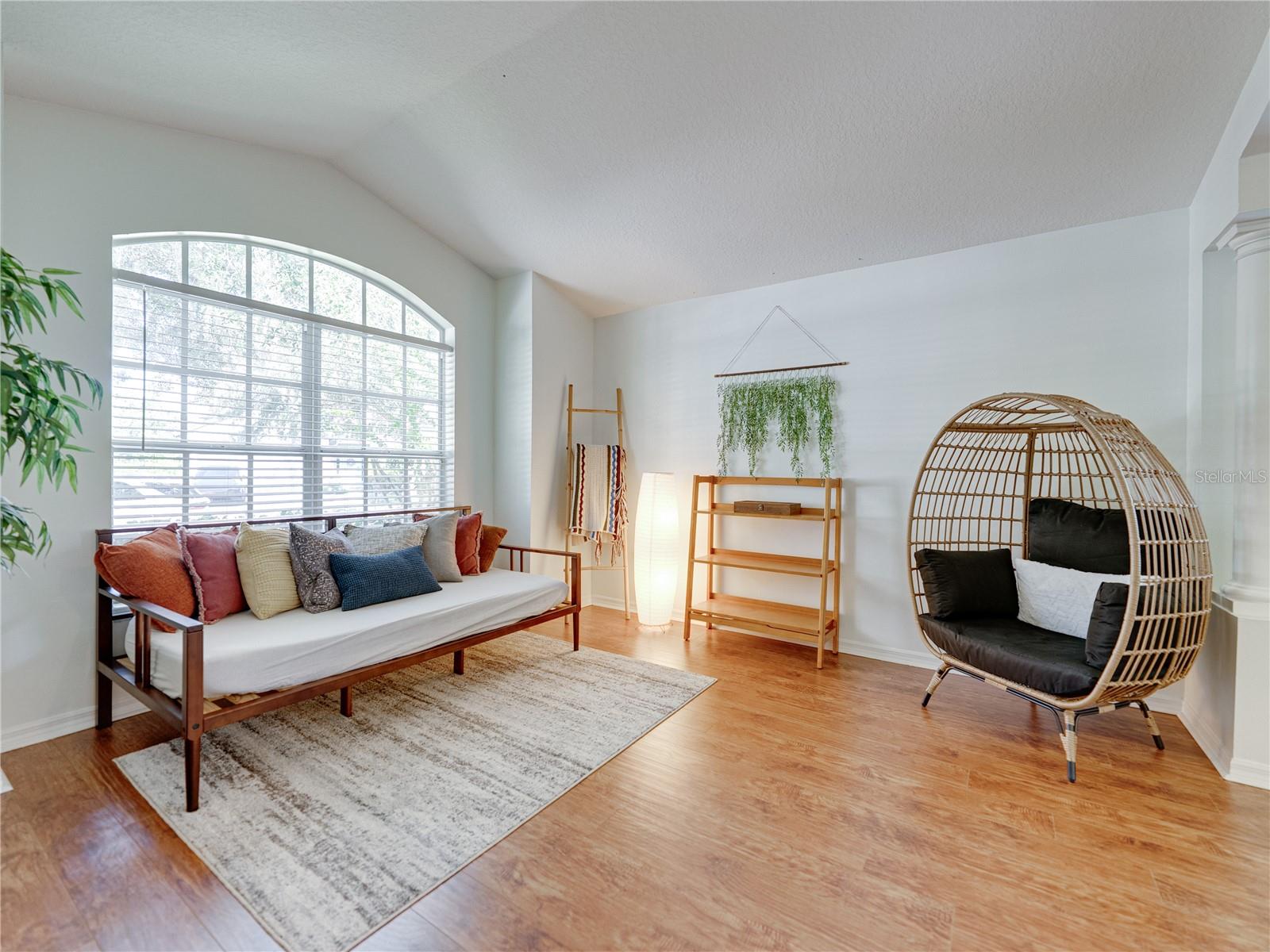 Image 5 of 25 For 16325 Bridgeglade Lane