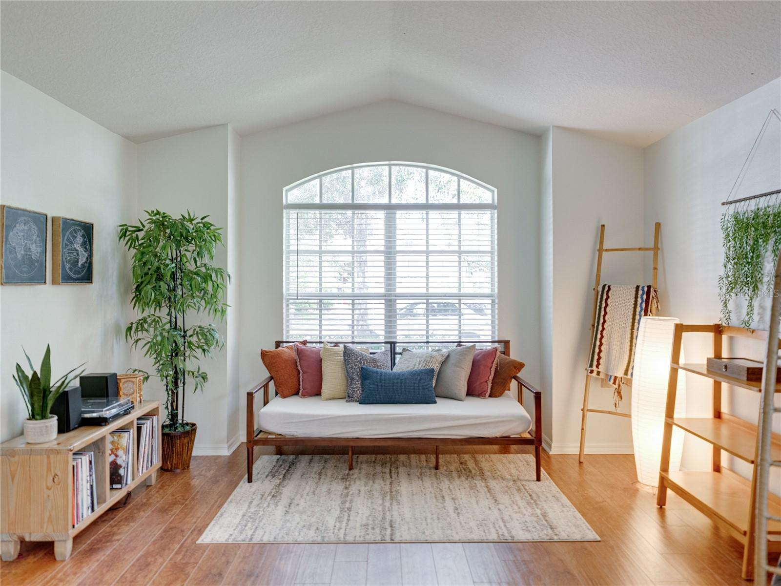 Image 6 of 25 For 16325 Bridgeglade Lane