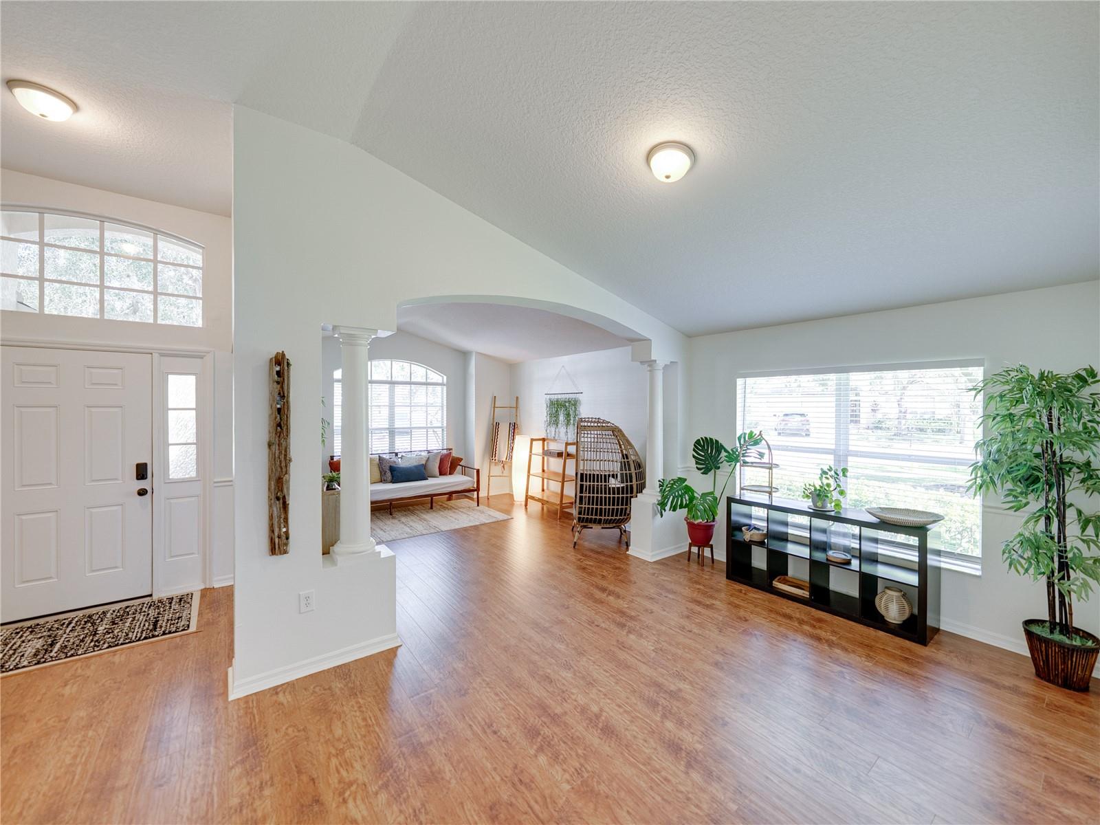 Image 8 of 25 For 16325 Bridgeglade Lane