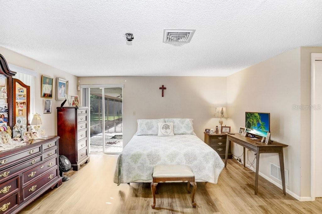 Image 33 of 52 For 12600 Castleberry Court