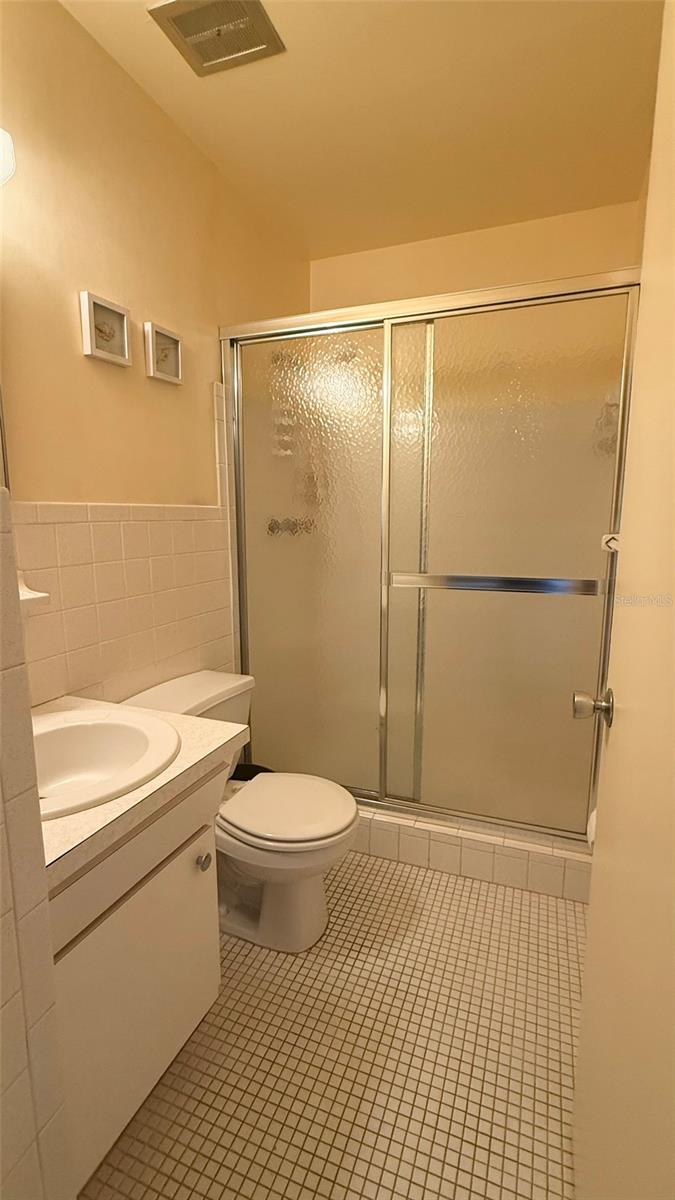 Listing photo id 16 for 2460 Canadian Way 48