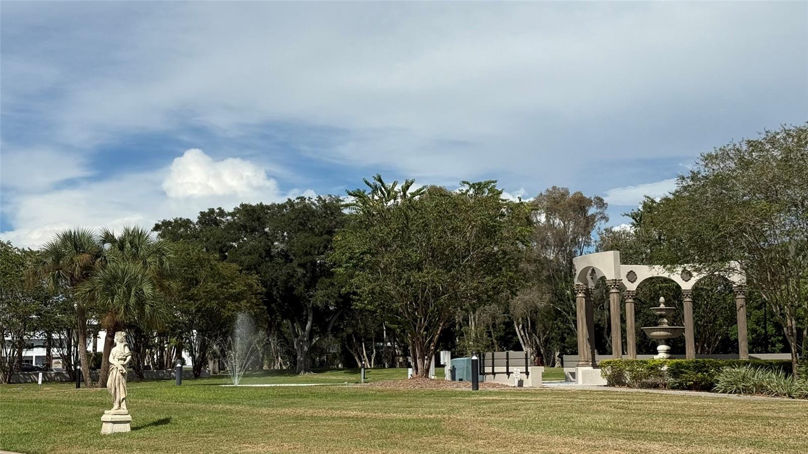 Listing photo id 31 for 2460 Canadian Way 48