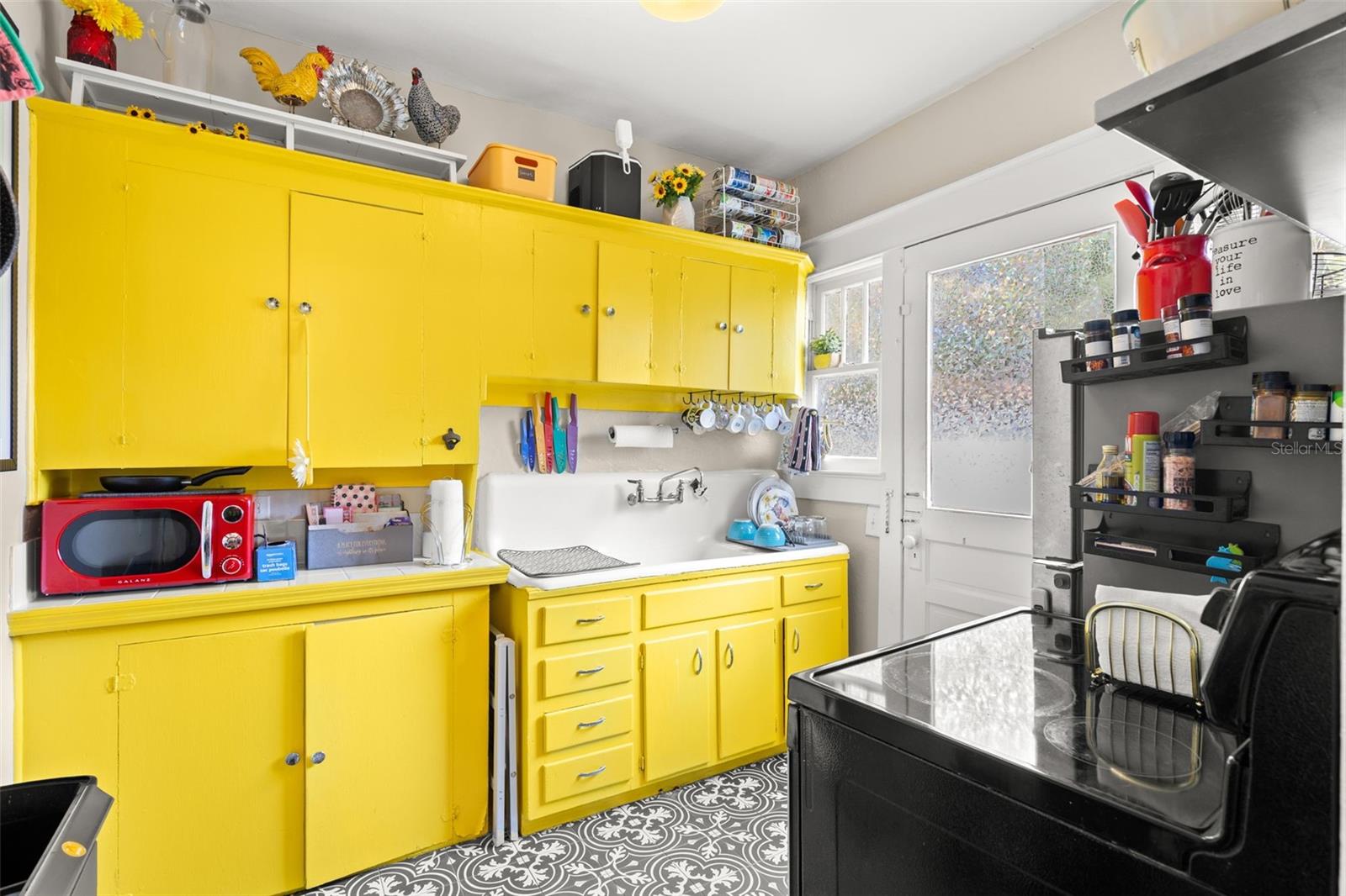 Image 11 of 37 For 5901 Ola Avenue