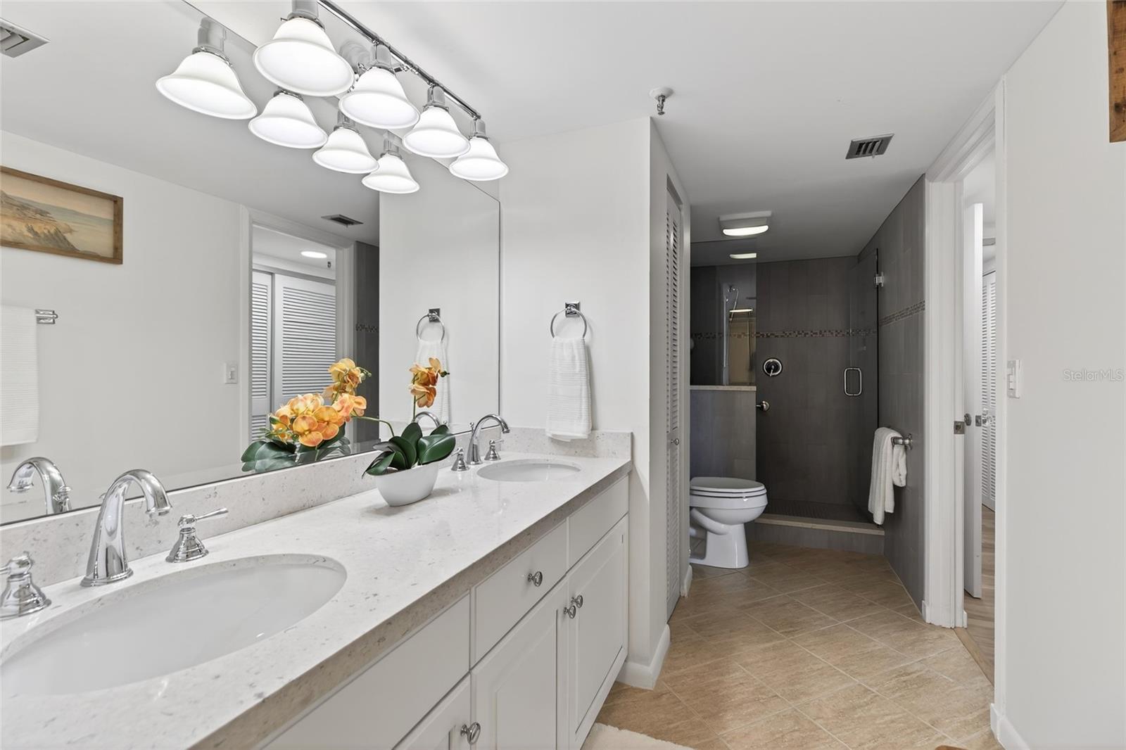 Image 40 of 84 For 5950 Pelican Bay Plaza S 405