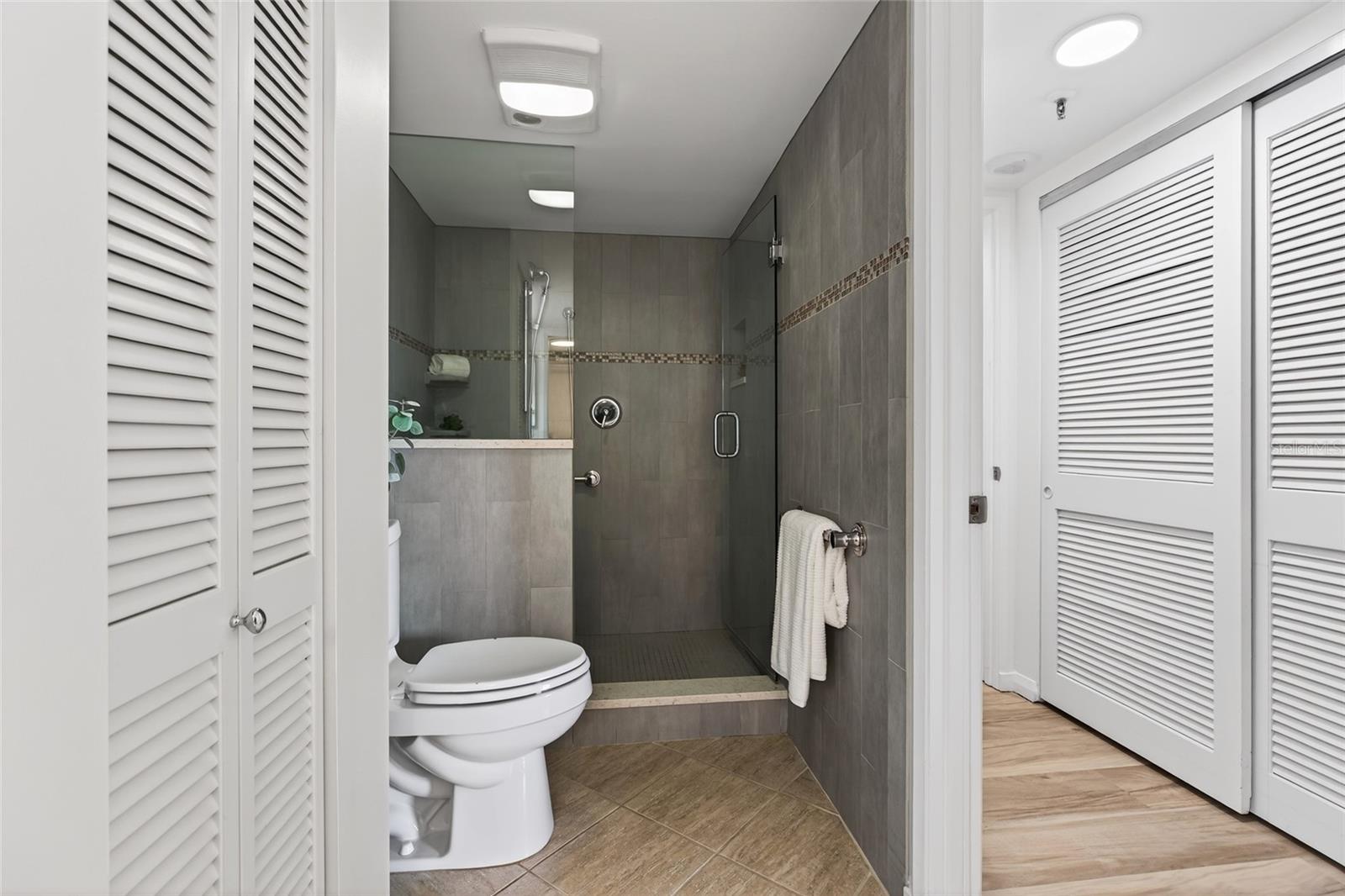 Image 41 of 84 For 5950 Pelican Bay Plaza S 405