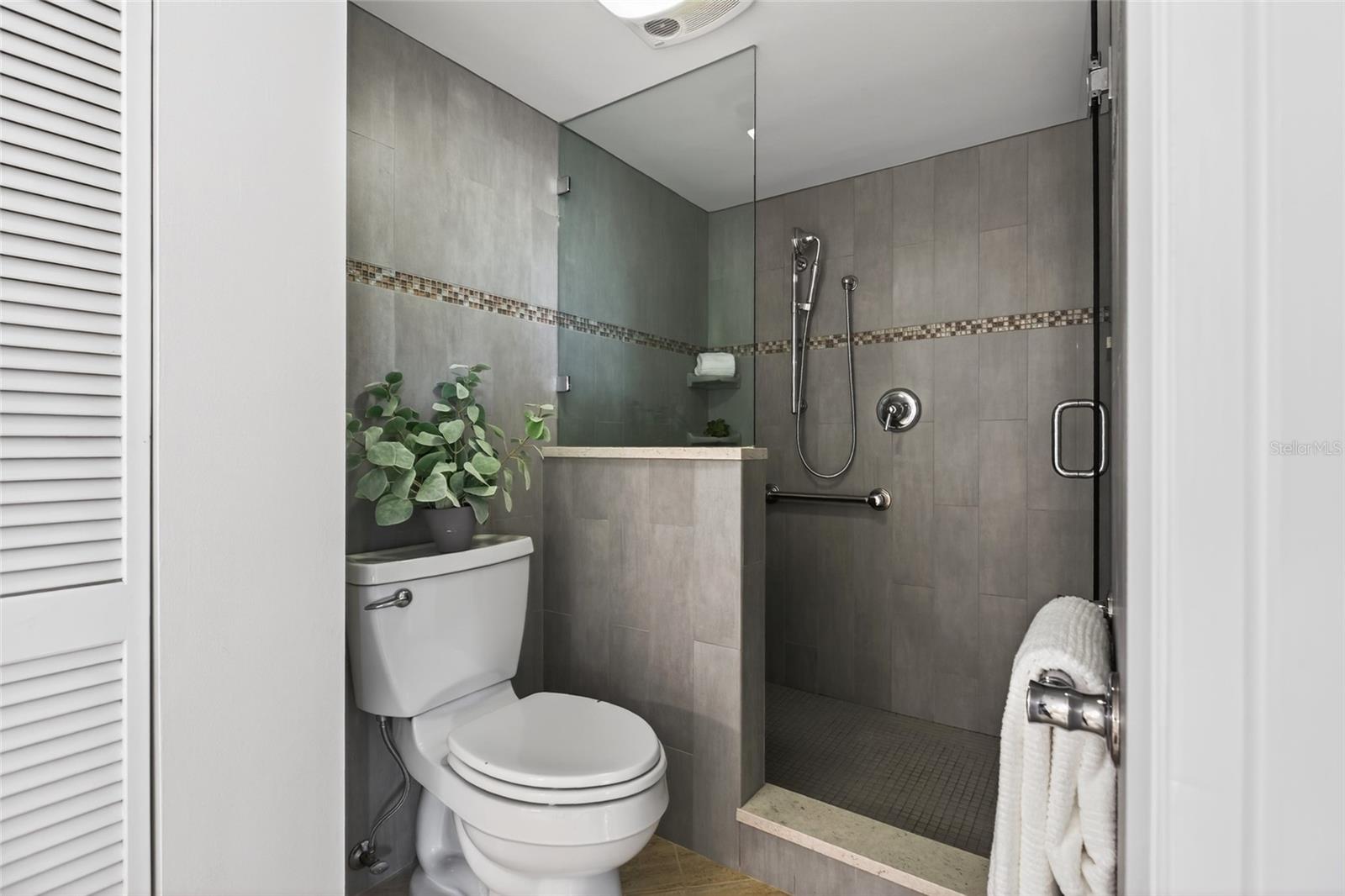 Image 9 of 84 For 5950 Pelican Bay Plaza S 405