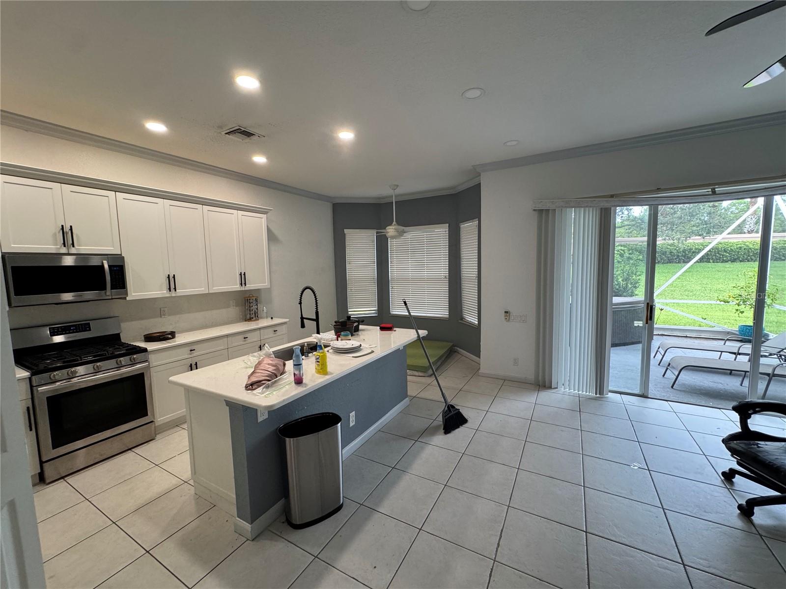 Image 11 of 34 For 318 Shoreview Drive