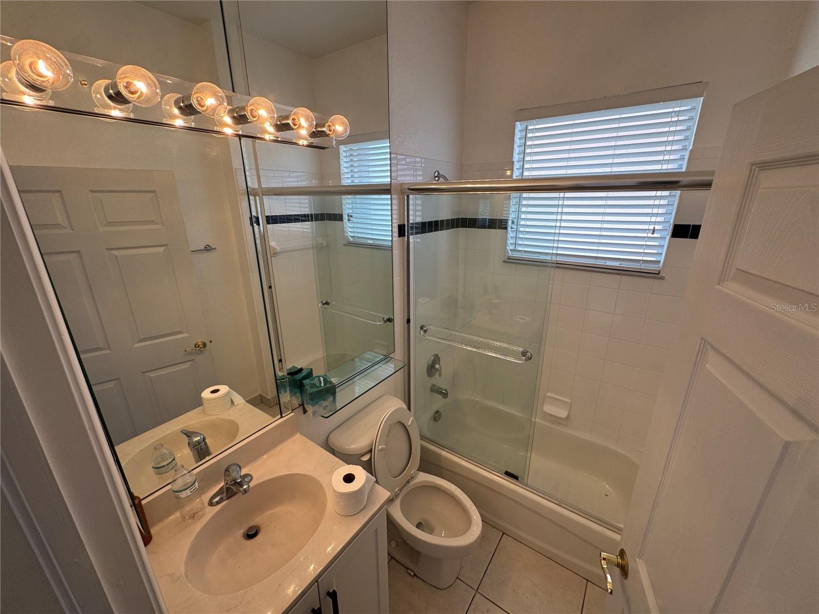 Image 23 of 34 For 318 Shoreview Drive