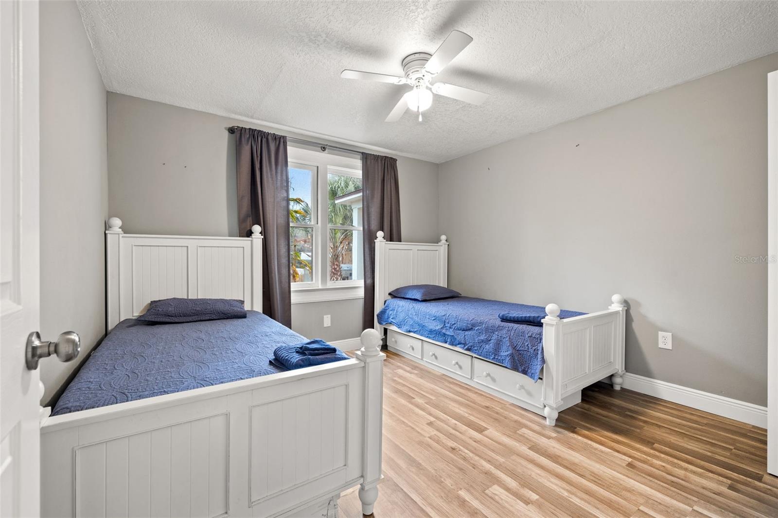 Image 22 of 42 For 3908 Alafia Boulevard