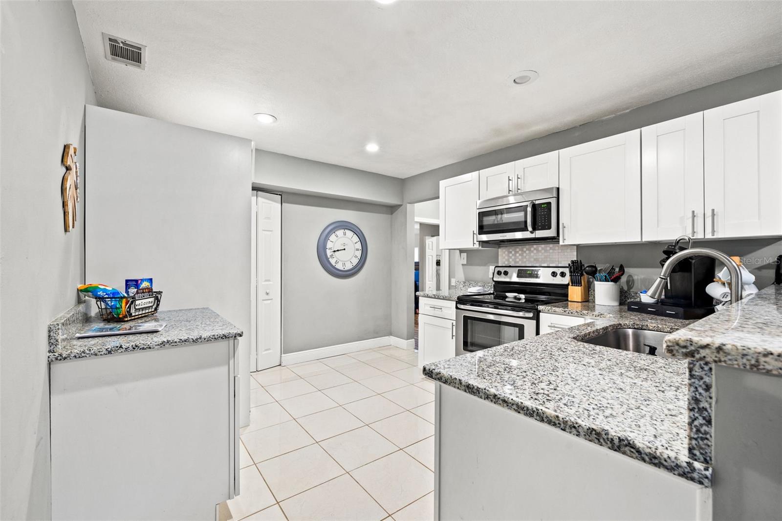 Image 24 of 42 For 3908 Alafia Boulevard