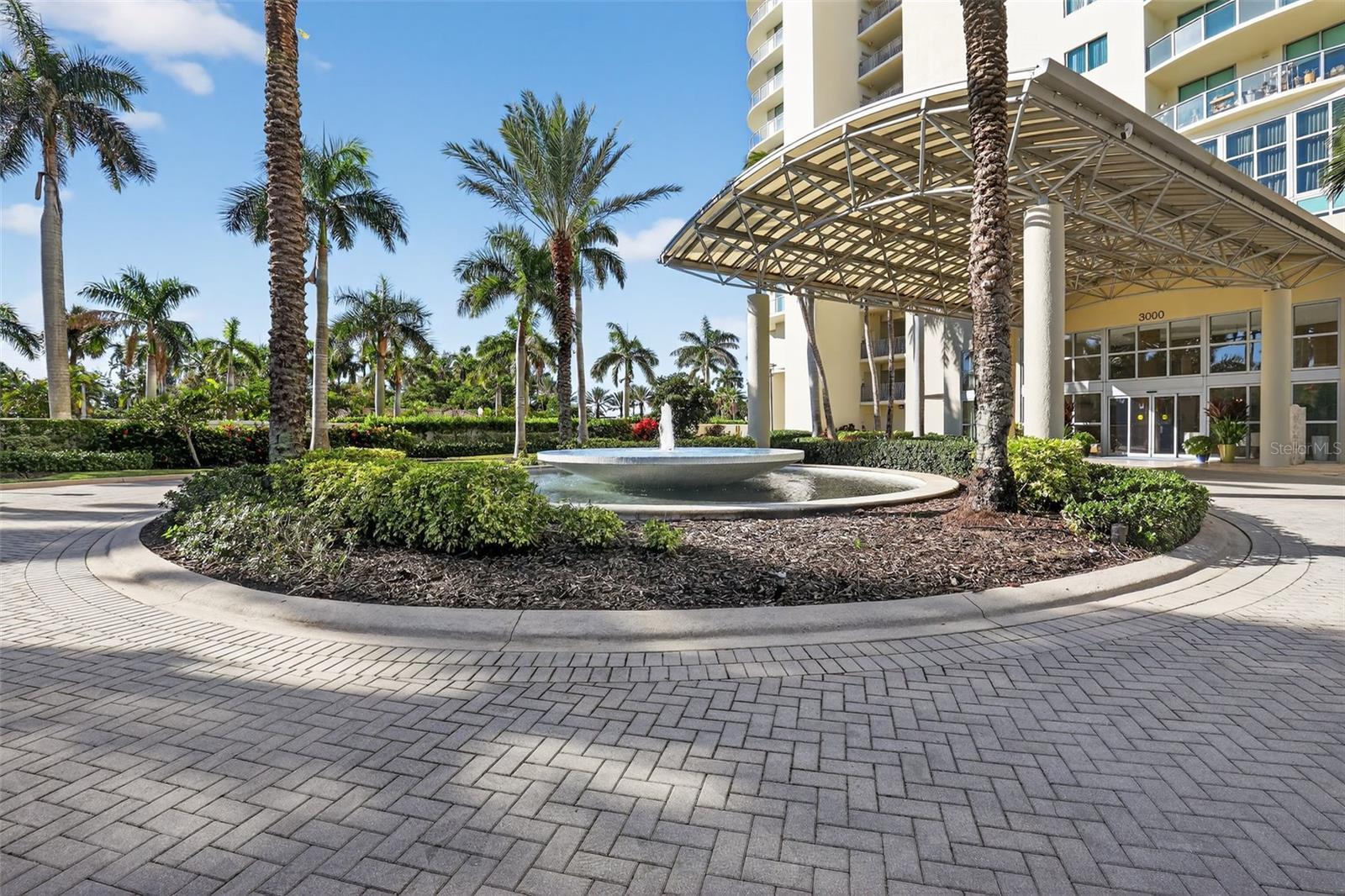 Image 14 of 39 For 3000 Oasis Grand Boulevard 2702