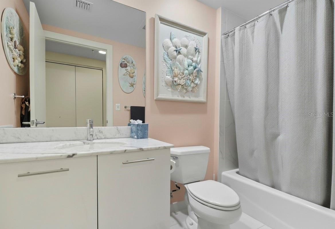 Image 9 of 12 For 3000 Oasis Grand Boulevard 2702