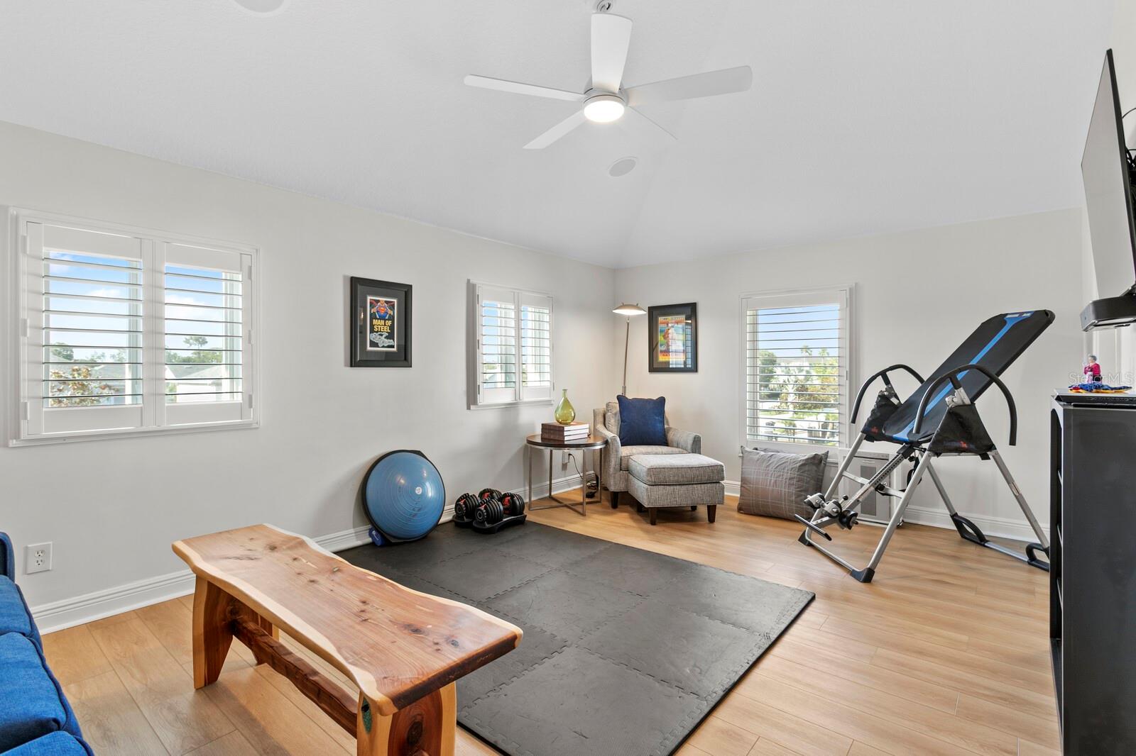 Image 42 of 100 For 1040 Paseo Del Rio Ne