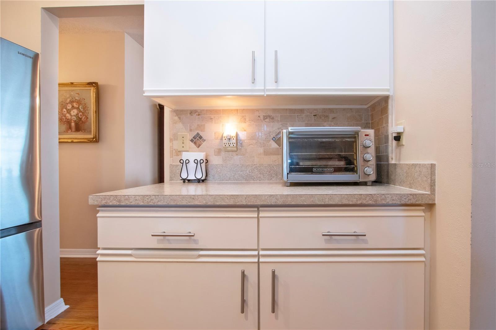 Image 14 of 56 For 904 Hendon Court 127