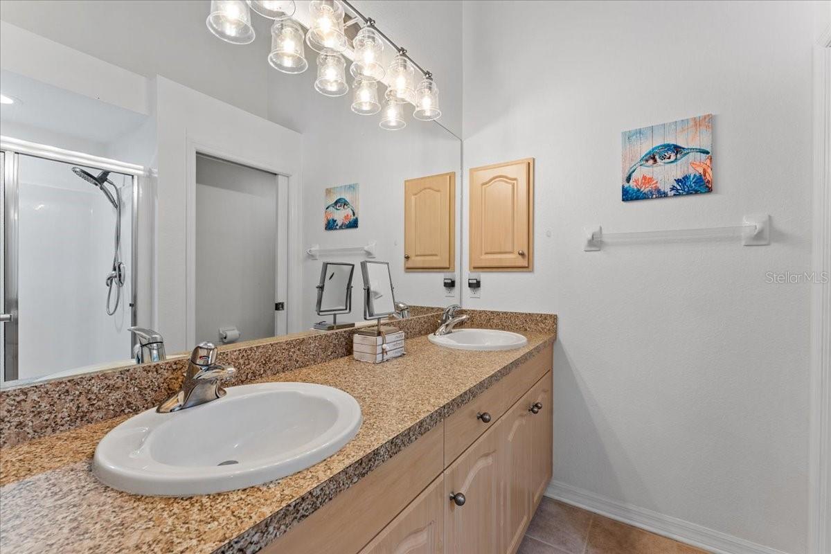 Image 18 of 39 For 4250 Vicenza Drive D35