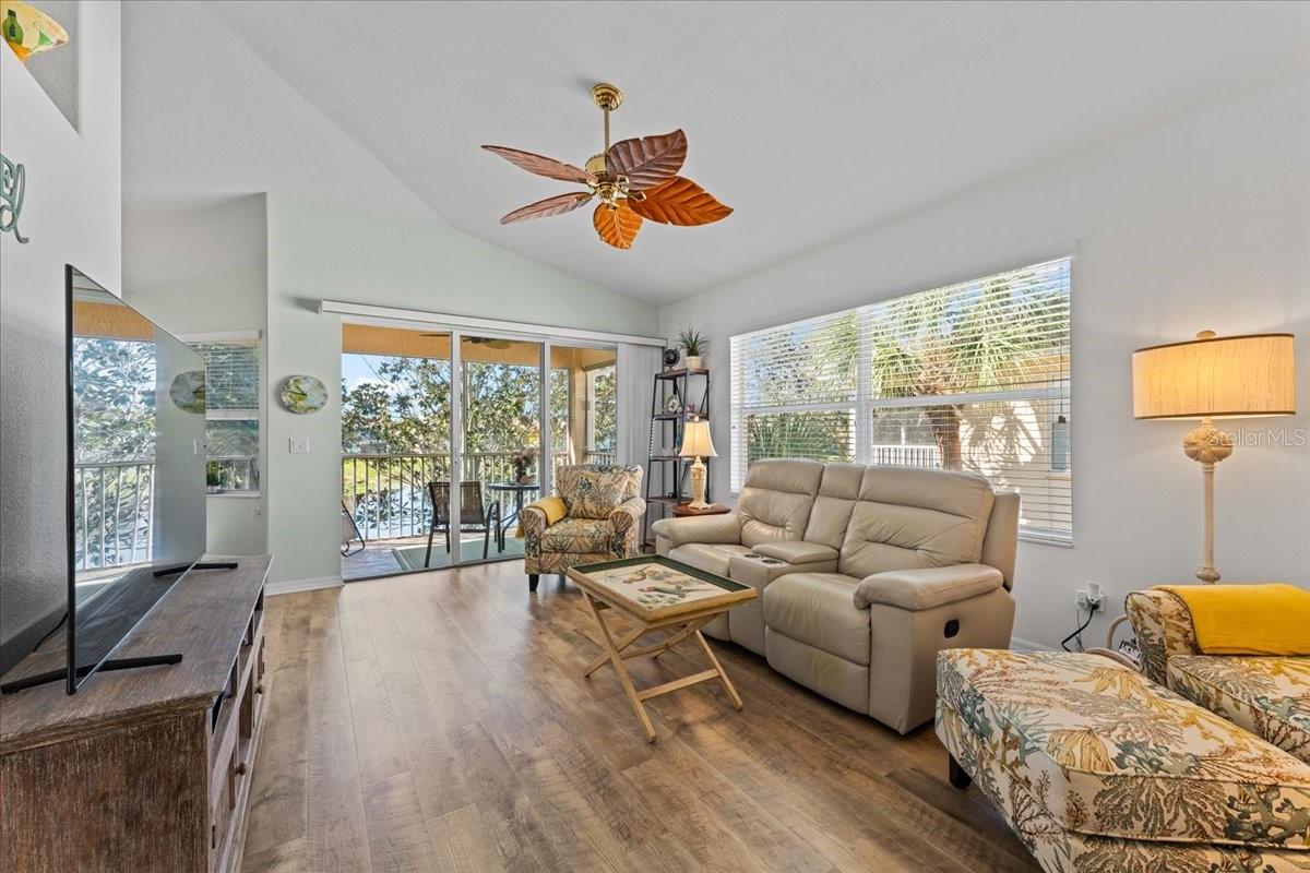 Image 7 of 39 For 4250 Vicenza Drive D35
