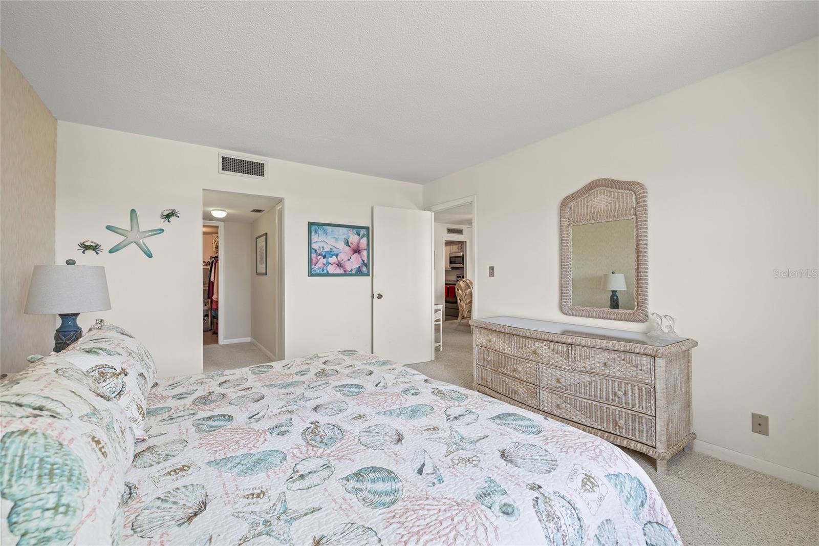 Image 13 of 29 For 420 64th Avenue 601