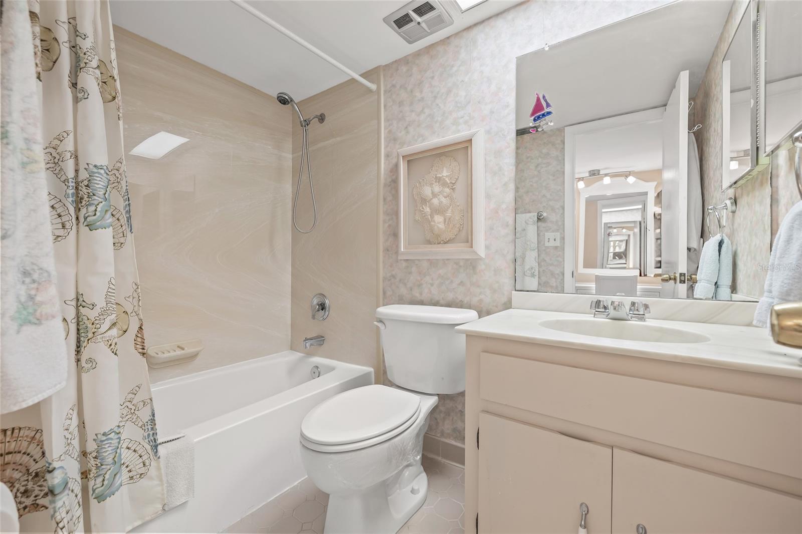 Image 15 of 29 For 420 64th Avenue 601