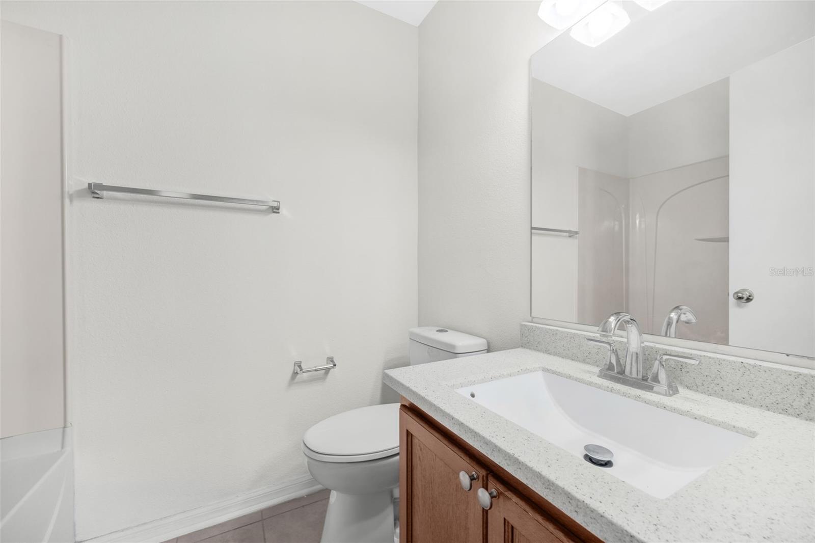 Image 24 of 38 For 6928 Hawthorne Trace Lane