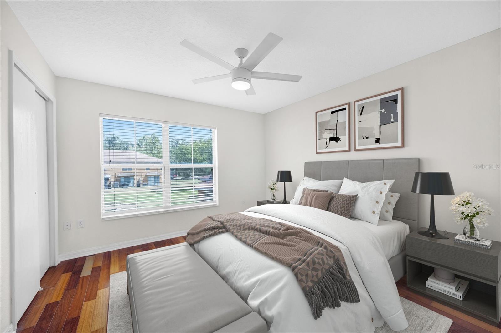 Image 4 of 38 For 6928 Hawthorne Trace Lane