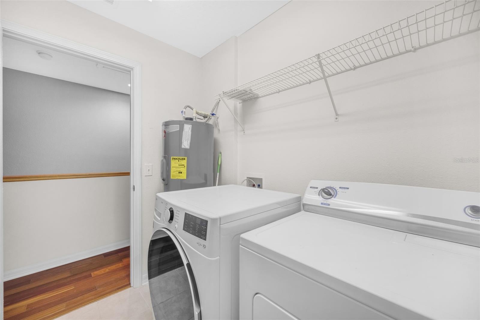 Image 5 of 38 For 6928 Hawthorne Trace Lane