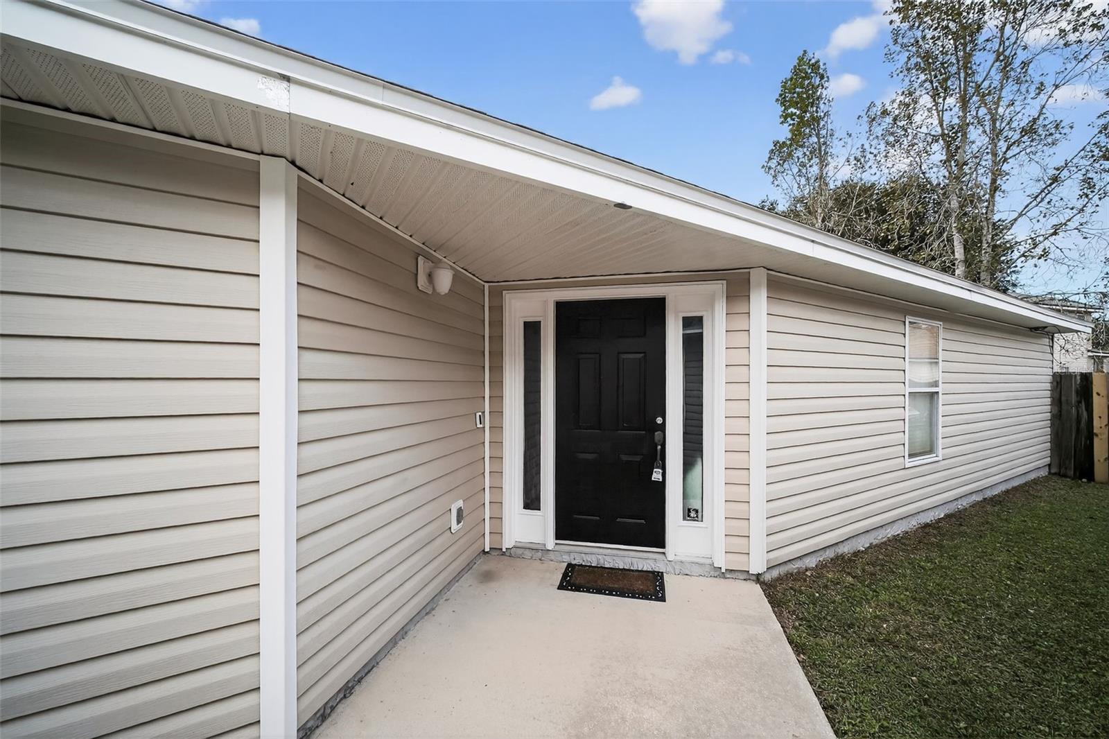 Image 3 of 17 For 96025 Sunfish Lane