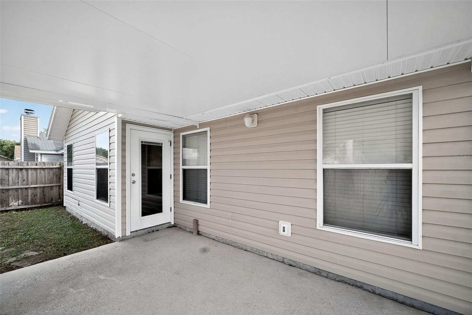 Image 4 of 17 For 96025 Sunfish Lane