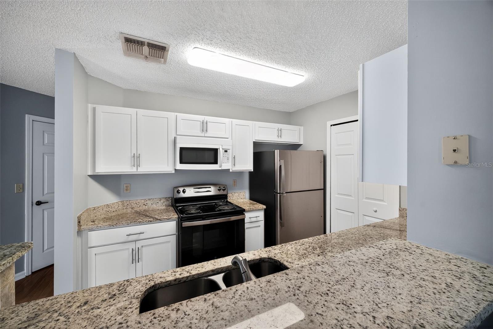 Image 8 of 17 For 96025 Sunfish Lane