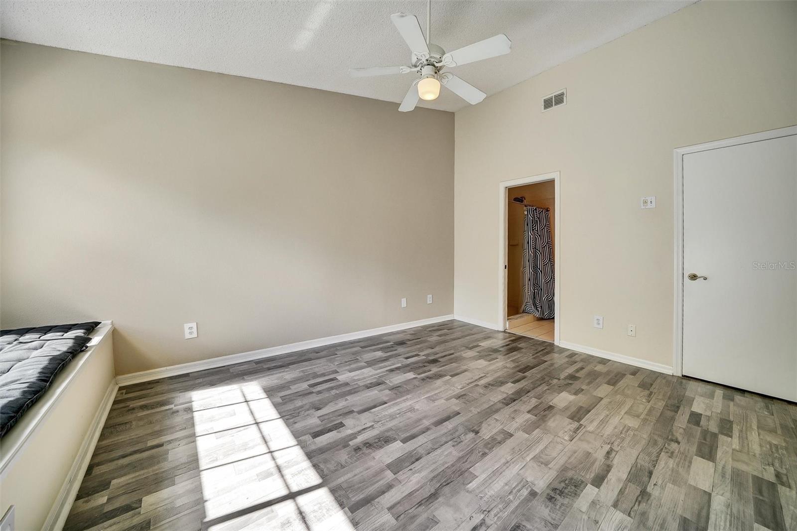 Image 13 of 23 For 5100 Burchette Road 2306