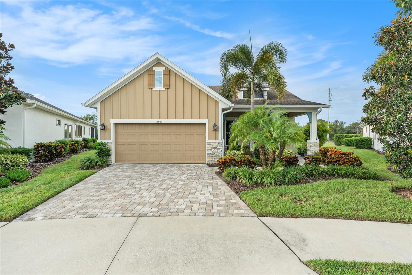 Details for 13921 Swallow Hill Drive, LITHIA, FL 33547