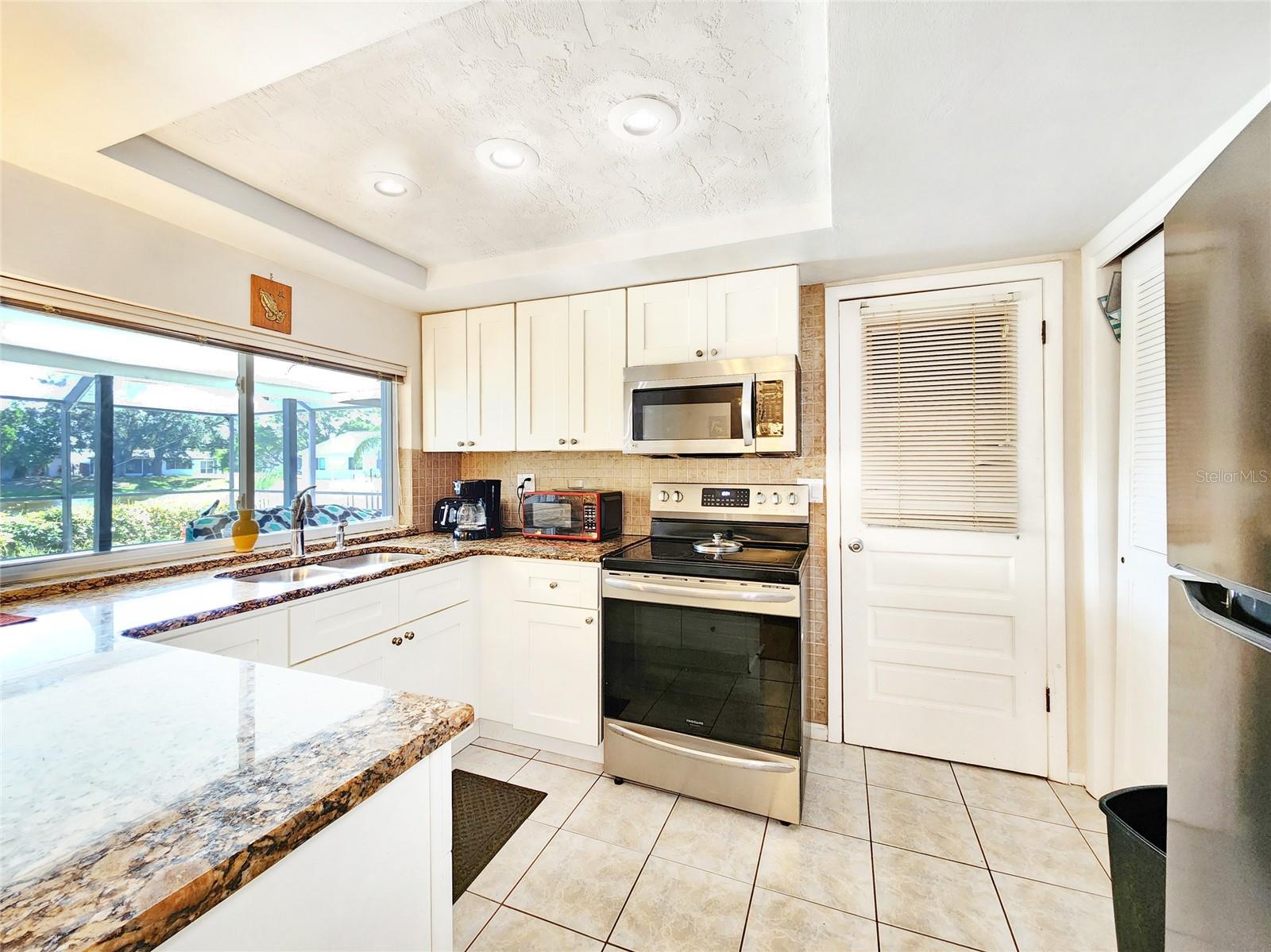 Image 10 of 44 For 3520 Overland Drive