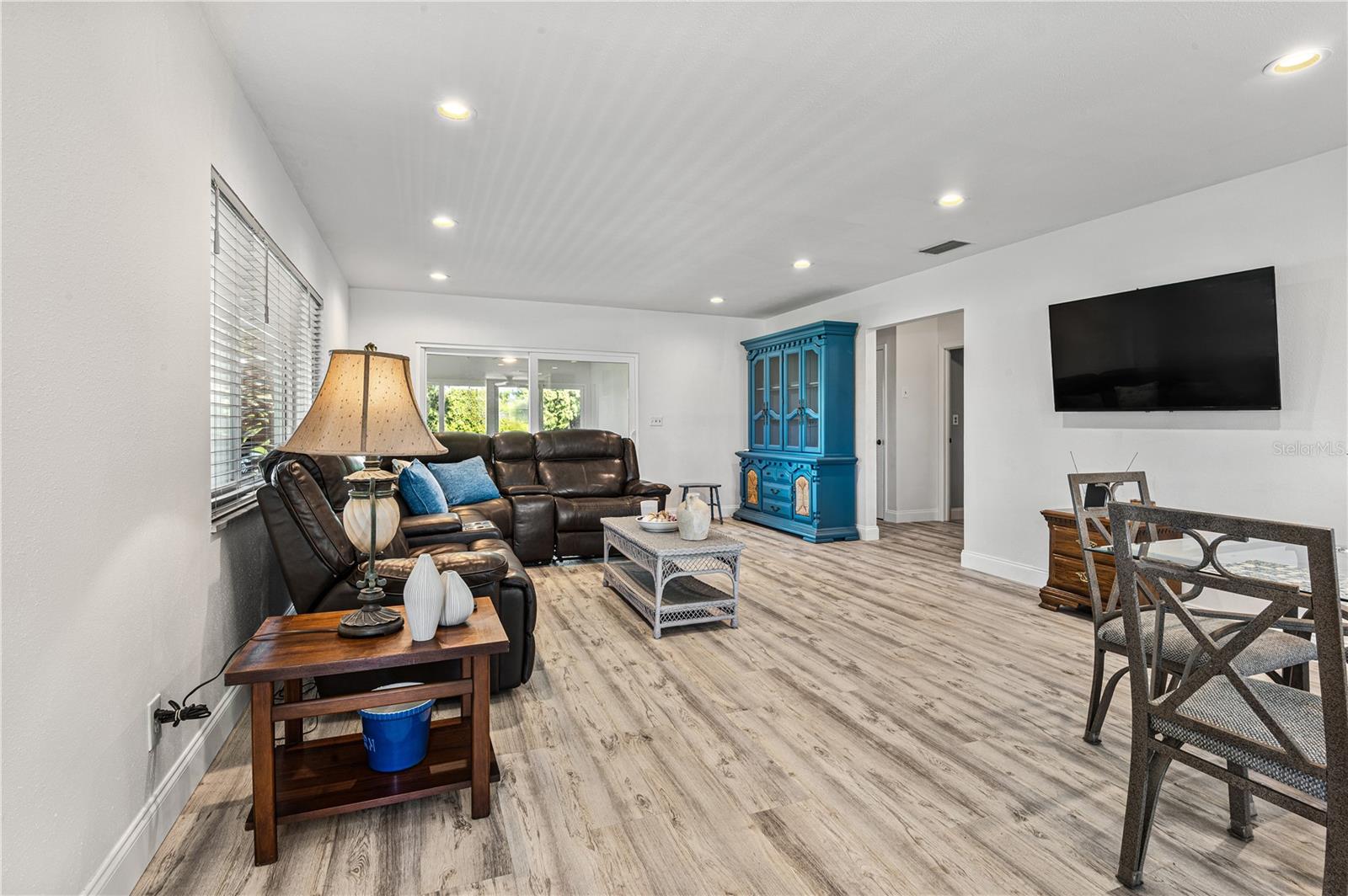 Image 4 of 25 For 10517 Blossom Lake Drive