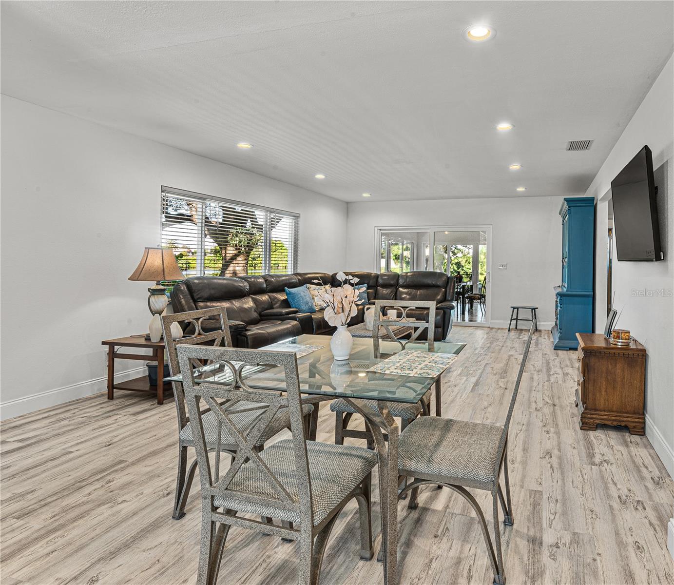 Image 5 of 25 For 10517 Blossom Lake Drive