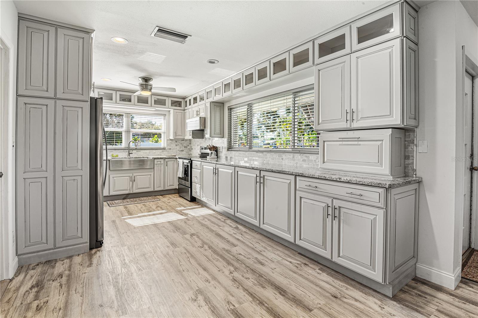 Image 7 of 25 For 10517 Blossom Lake Drive