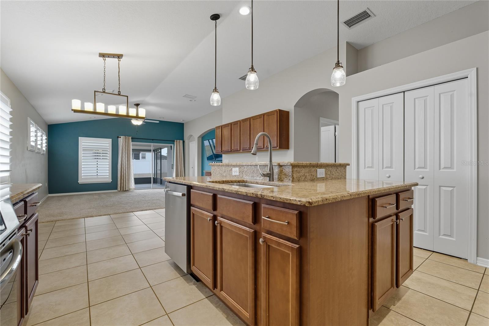 Image 11 of 59 For 12410 Loopback Drive