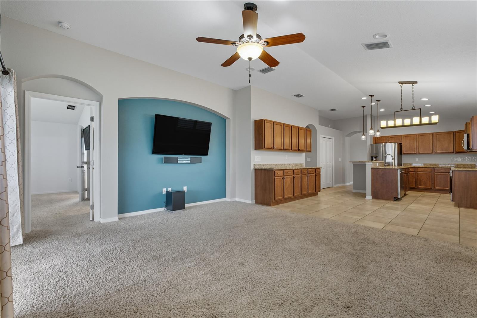 Image 20 of 59 For 12410 Loopback Drive