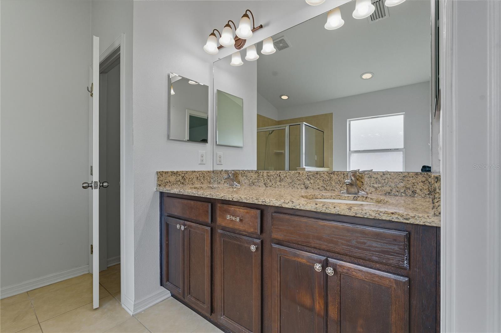 Image 24 of 59 For 12410 Loopback Drive