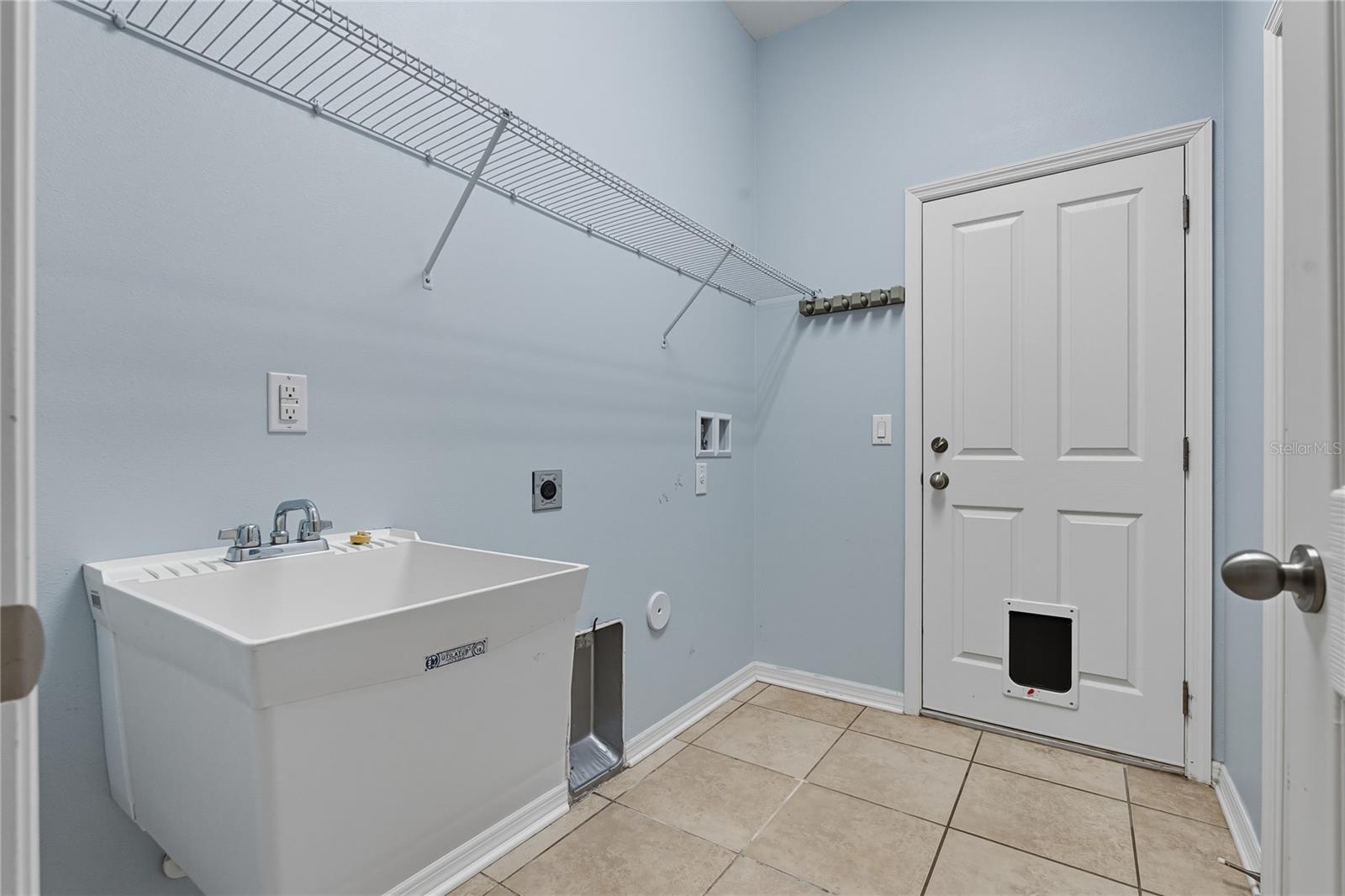 Image 33 of 59 For 12410 Loopback Drive