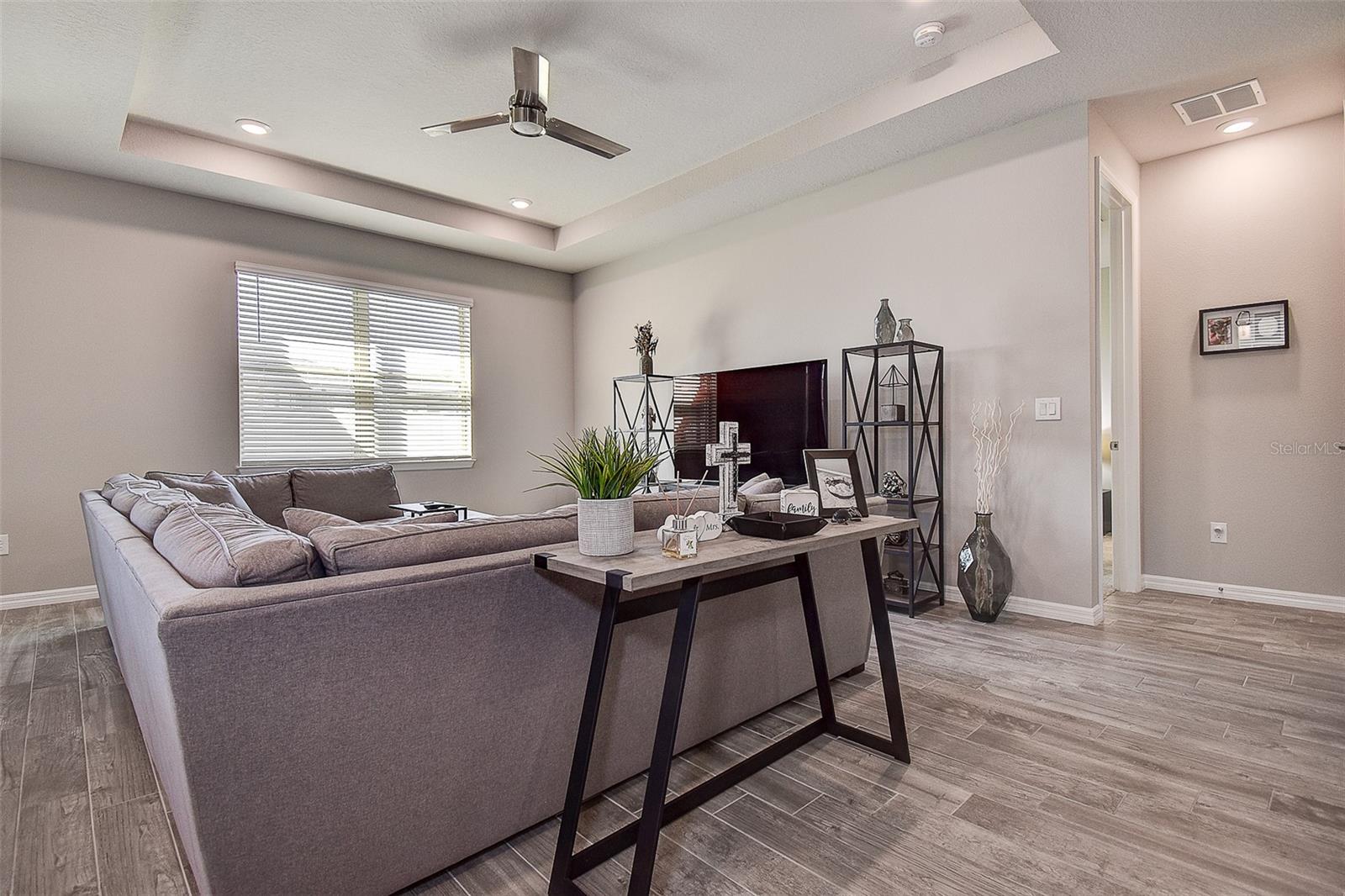 Image 15 of 41 For 11723 Clare Hill Avenue