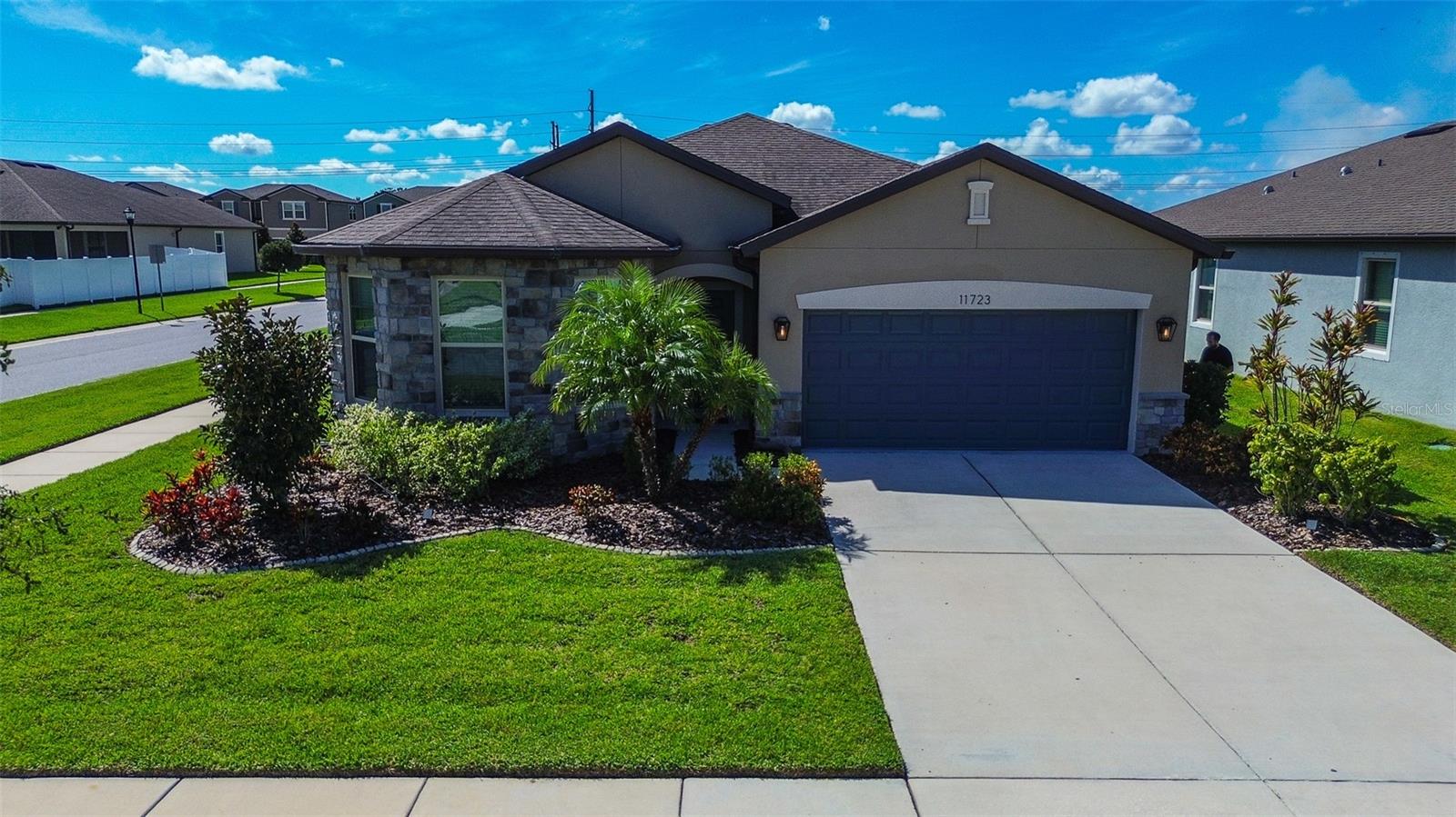 Image 30 of 41 For 11723 Clare Hill Avenue