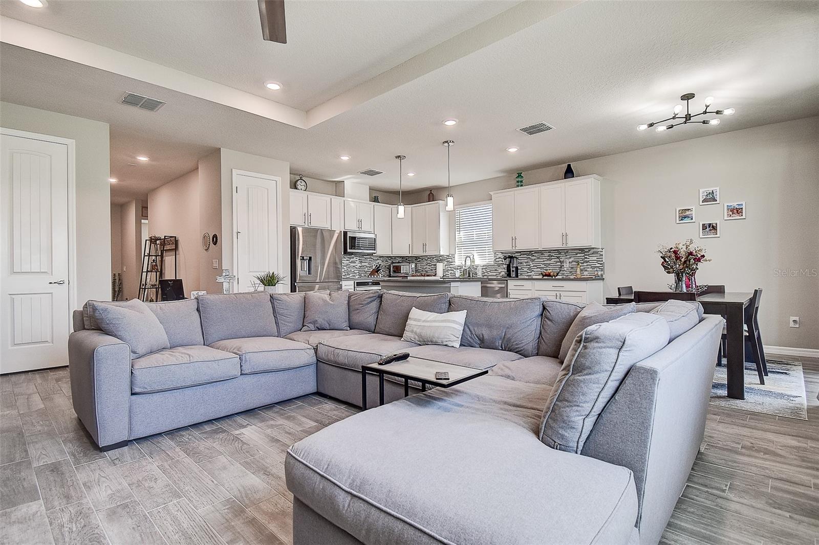 Image 5 of 41 For 11723 Clare Hill Avenue