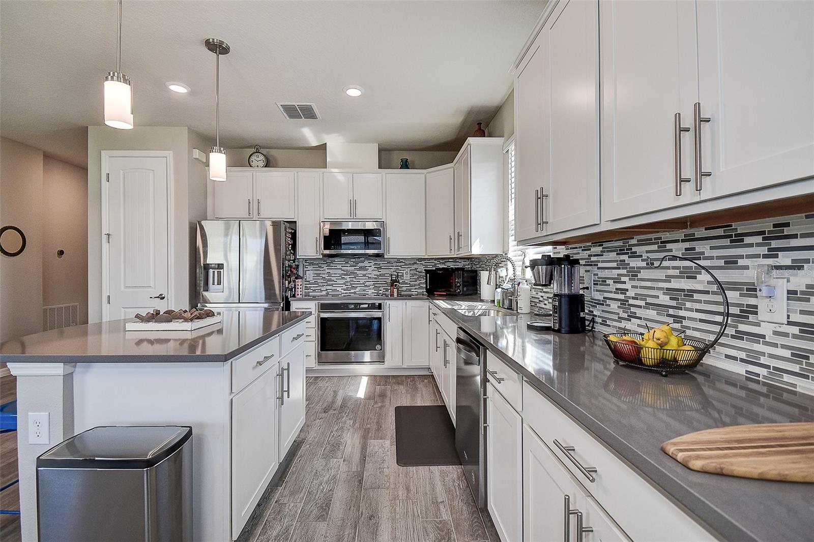 Image 9 of 41 For 11723 Clare Hill Avenue