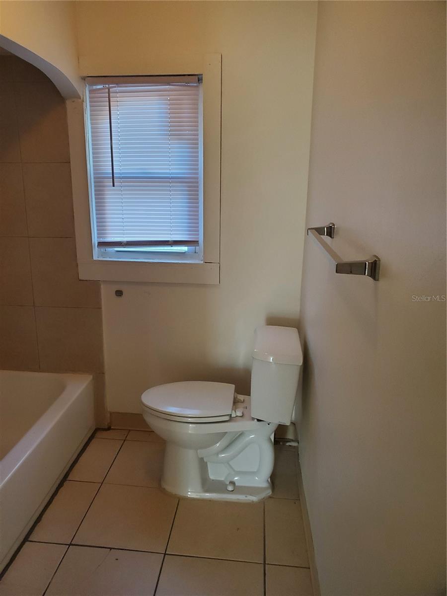 Image 12 of 12 For 827 Paris Avenue S