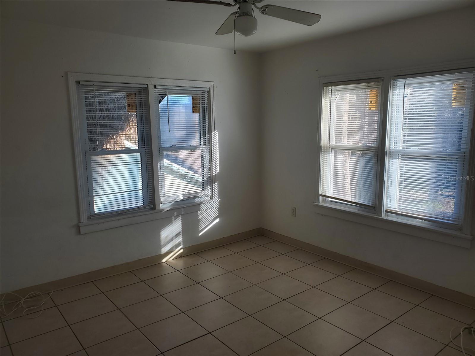 Image 8 of 12 For 827 Paris Avenue S