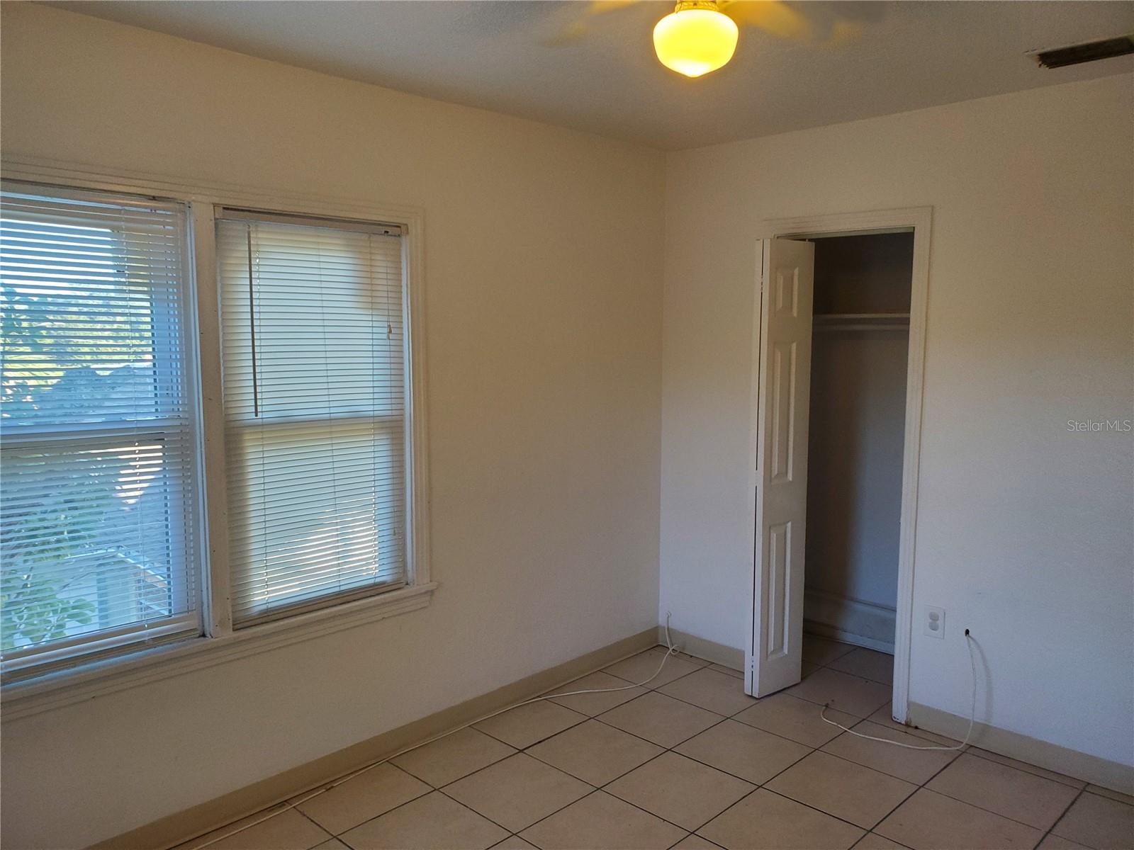 Image 9 of 12 For 827 Paris Avenue S