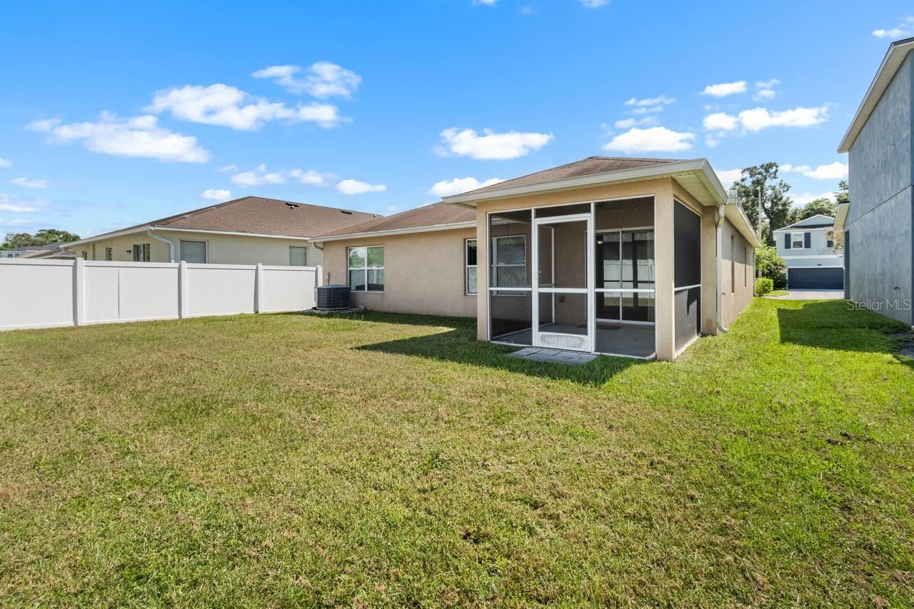 Image 21 of 26 For 11632 Tangle Stone Drive