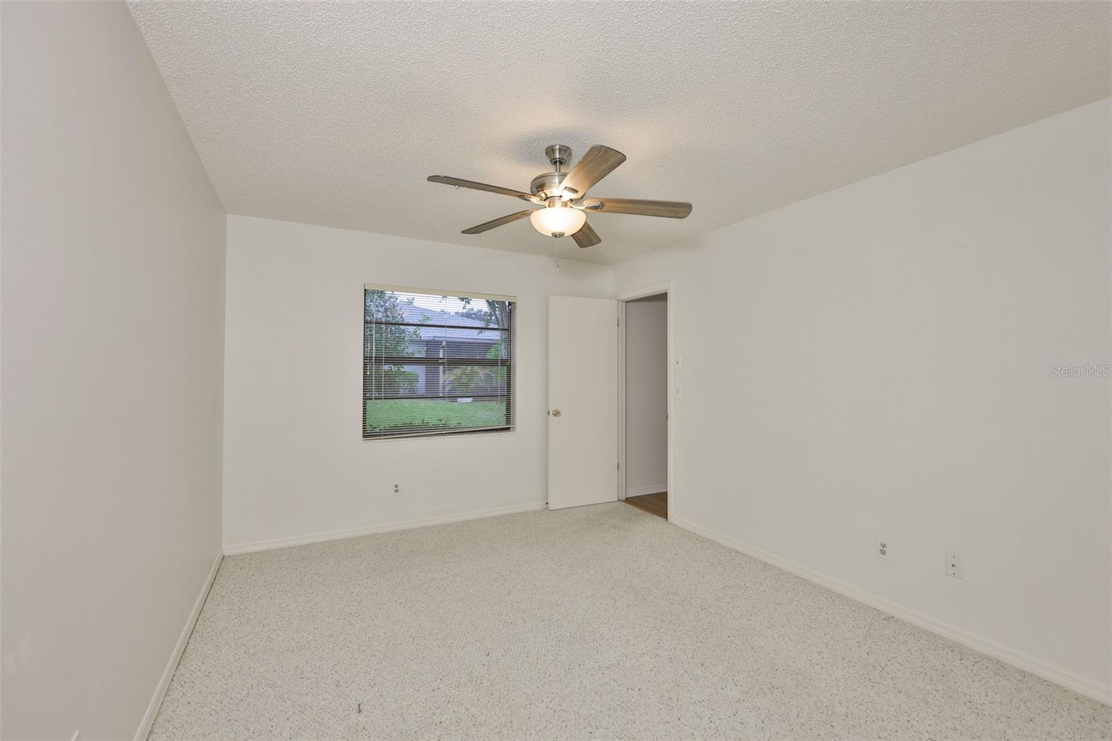 Image 17 of 87 For 2122 Hereford Drive 511