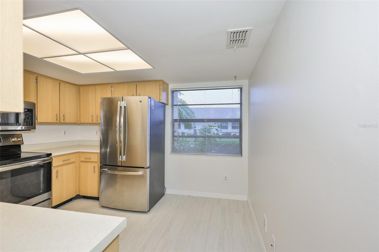 Image 9 of 87 For 2122 Hereford Drive 511