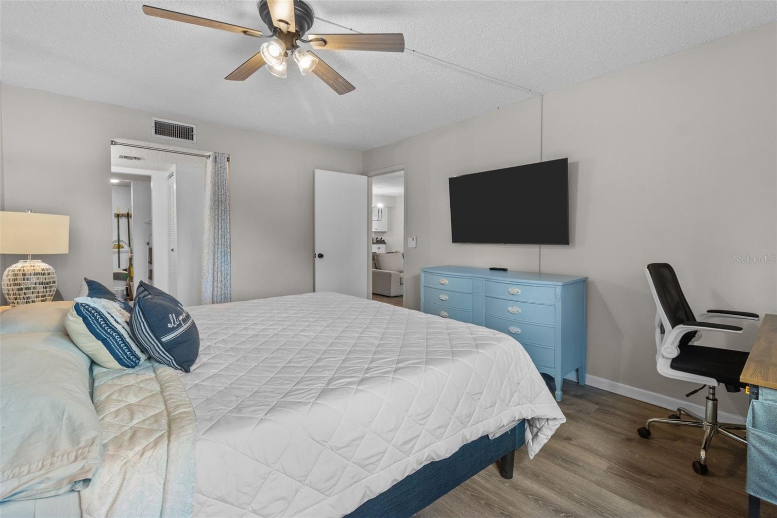 Image 18 of 40 For 11945 143rd Street 7119