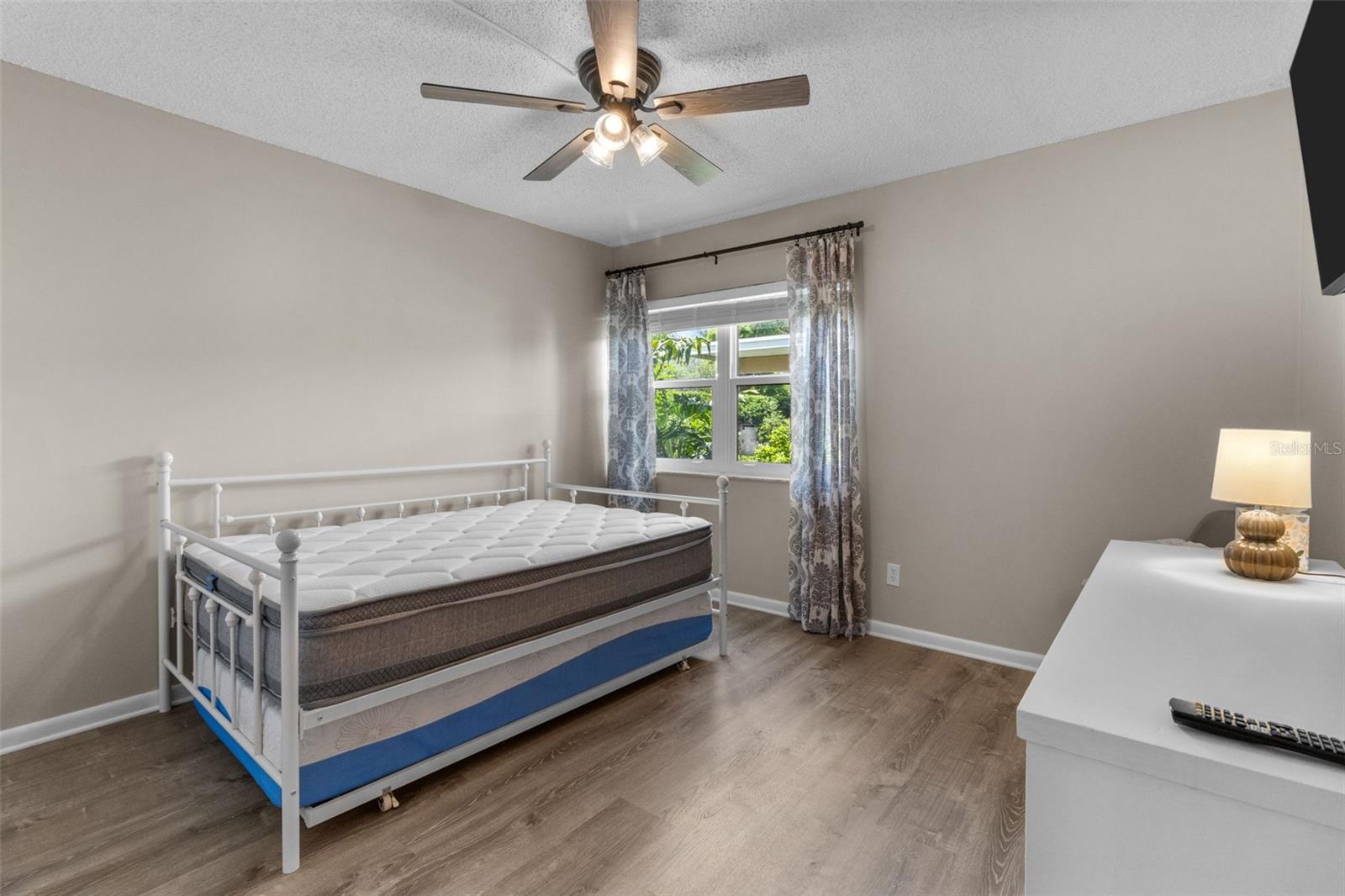 Image 23 of 40 For 11945 143rd Street 7119